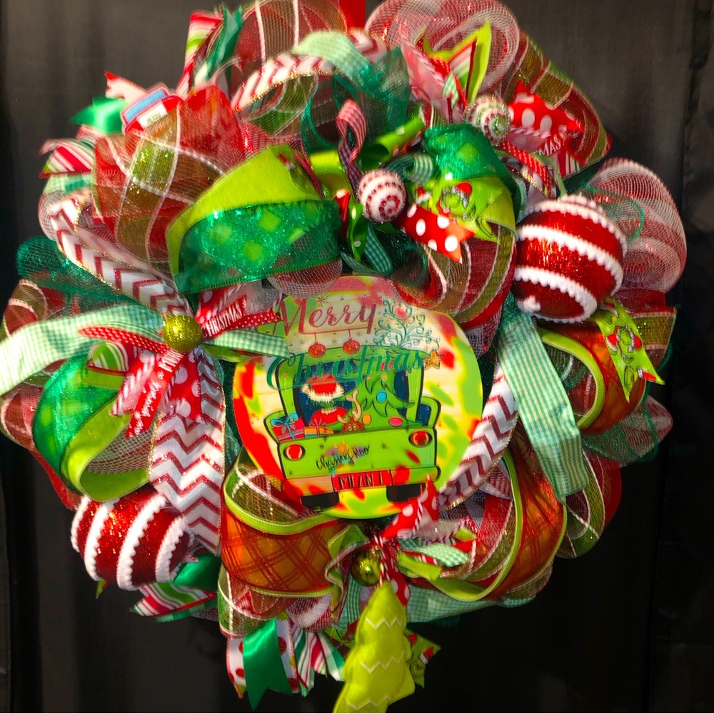 The Grinch Holiday Door weeath